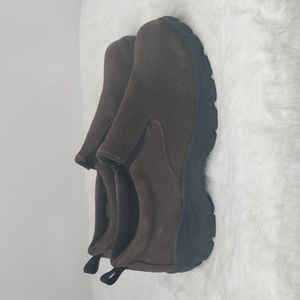 Lands end Slip on Grip shoes sz 8